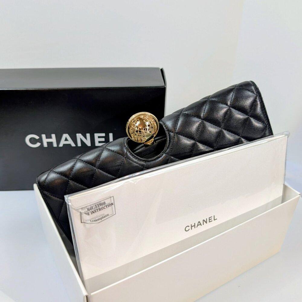 Chanel Vintage Rare "Around The World" Chain Clutch Crossbody Bag - Picture 2 of 16